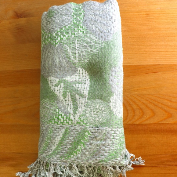 100% cashmere silk scarf Green floral pattern - Picture 1 of 3